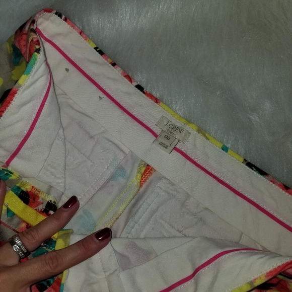 ⚘🏵🏵Shorts 🏵🏵🌹 - Picture 3 of 4